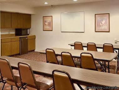 Super 8 Butler Hotel Luaran gambar
